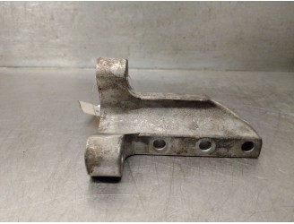 Recambio de soporte bomba inyeccion para ssangyong actyon i 2.0 xdi referencia OEM IAM A6650760135 6650760135 