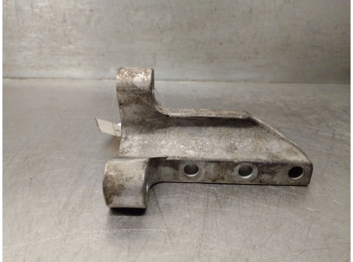 Recambio de soporte bomba inyeccion para ssangyong actyon i 2.0 xdi referencia OEM IAM A6650760135 6650760135 