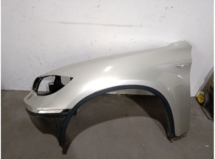 Recambio de aleta delantera izquierda para bmw x6 (e71, e72) xdrive 35 d referencia OEM IAM 51652147591 51652147591 