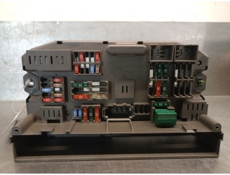 Recambio de caja reles / fusibles para bmw x6 (e71, e72) xdrive 35 d referencia OEM IAM 518966010B 
