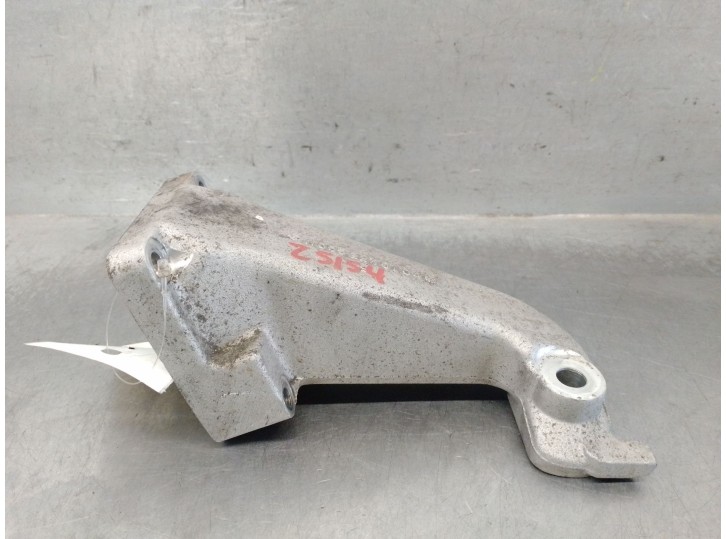 Recambio de soporte motor para ssangyong rodius i 2.7 xdi referencia OEM IAM A6652230704 6652230704 