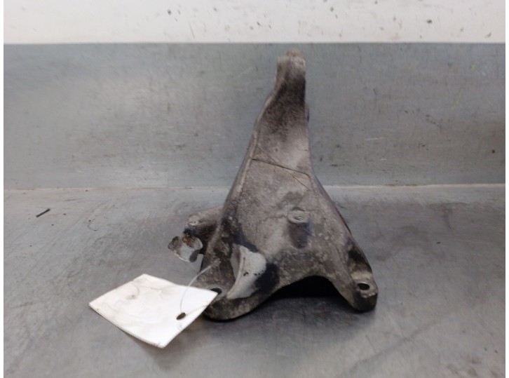 Recambio de soporte motor derecho para bmw 1 (e87) 118 d referencia OEM IAM 22116781916 22116782038 