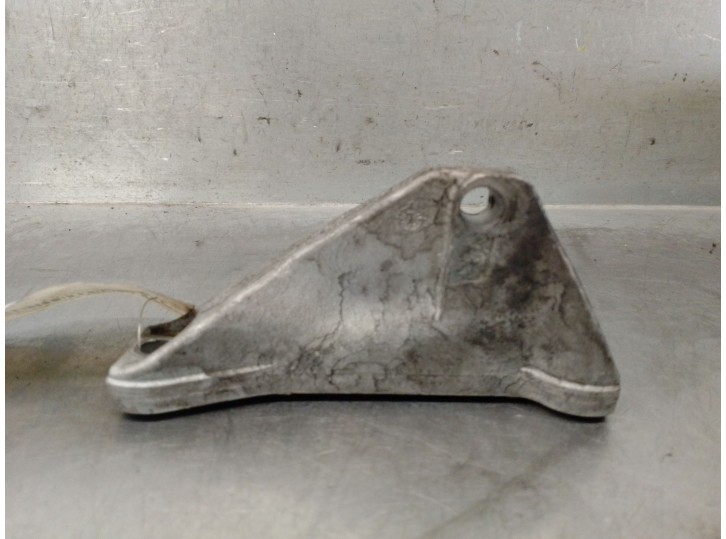 Recambio de soporte bomba inyeccion para bmw 1 (e87) 118 d referencia OEM IAM 13517804376 13517804376 