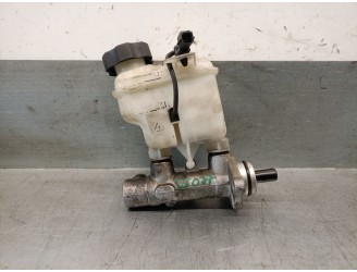 Recambio de bomba freno para kia carens iii monospace (un) 2.0 crdi 115 referencia OEM IAM 585101D020 