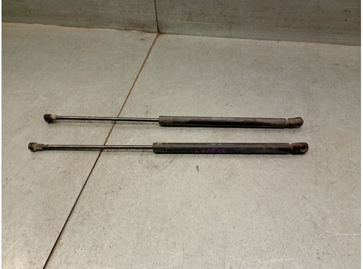 Recambio de amortiguadores maletero / porton para seat leon (1m1) 1.6 16 v referencia OEM IAM 1M6827550A 