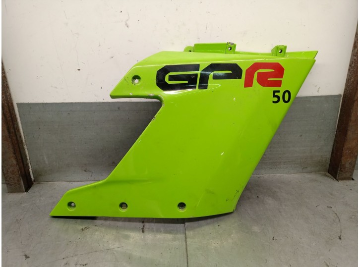 Recambio de embellecedor para derbi gpr 50cc 2005 gpr 50 - gr 1a referencia OEM IAM 00H01504241 00H01504241 