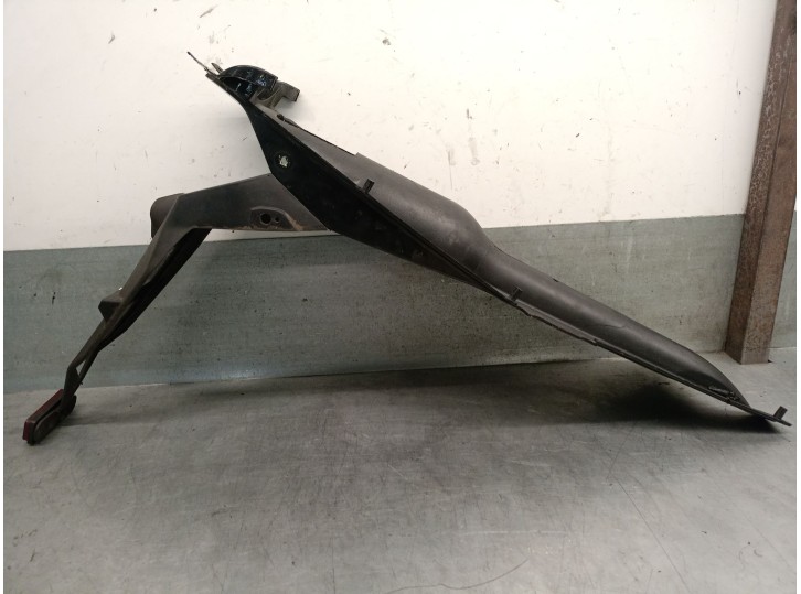 Recambio de portamatriculas para derbi gpr 50cc 2005 gpr 50 - gr 1a referencia OEM IAM 00H00717341 00H00717341 