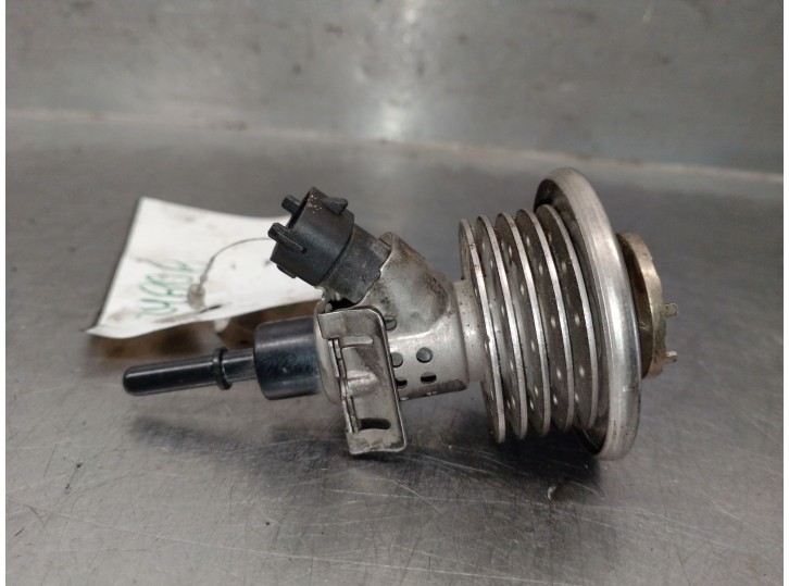 Recambio de inyector para jaguar f-pace (x761) 2.0 td4 awd referencia OEM IAM FX23189E3AA C2D28660 04402010502