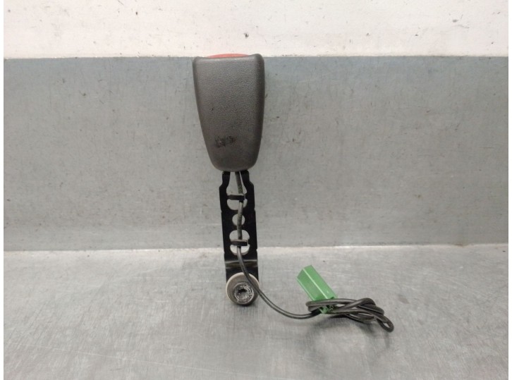 Replacement front left seatbelt buckle for Volvo C30 (533) 2.0 D OEM IAM reference 6841697 6841697 