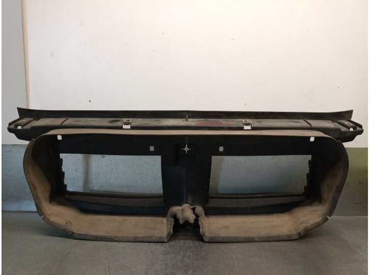 Recambio de calandra delantera de radiador para bmw x1 (e84) sdrive 18 d referencia OEM IAM 51642991217 51642990178 