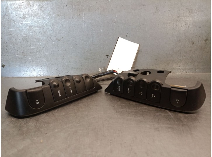 Recambio de mando volante para ssangyong kyron 2.7 xdi 4x4 referencia OEM IAM 8915009531 8915009531 