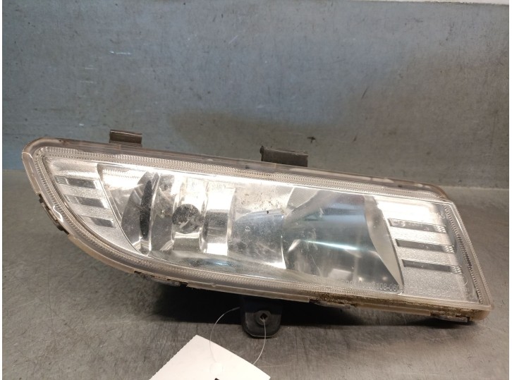 Recambio de faro antiniebla derecho para ssangyong kyron 2.7 xdi 4x4 referencia OEM IAM 8320209051 8320209051 