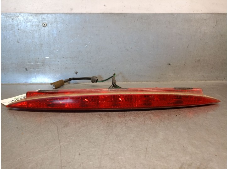 Recambio de luz central de freno para ssangyong kyron 2.7 xdi 4x4 referencia OEM IAM D27DT 