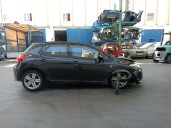 toyota auris (_e15_) del año 2009
