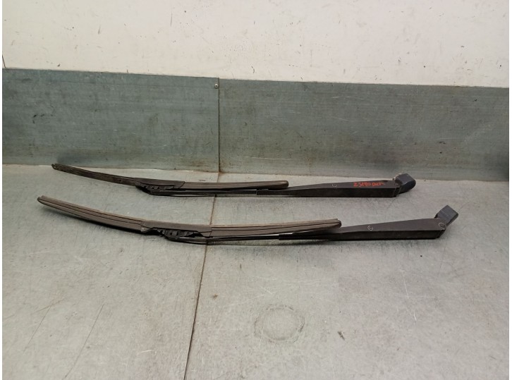 Recambio de brazo limpia delantero derecho para ford maverick (uds, uns) 2.7 td referencia OEM IAM 1962792 1962792 