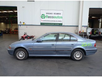 bmw 5 (e39) del año 2000