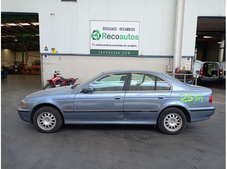 BMW 5 (E39)