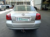 toyota avensis sedán (_t25_) del año 2003