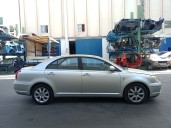 toyota avensis sedán (_t25_) del año 2003