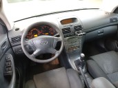 toyota avensis sedán (_t25_) del año 2003