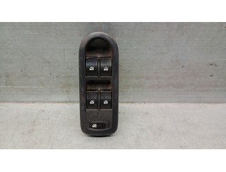Recambio de mando elevalunas delantero izquierdo para renault grand scénic ii (jm0/1_) 1.6 referencia OEM IAM 8200315042 8200315