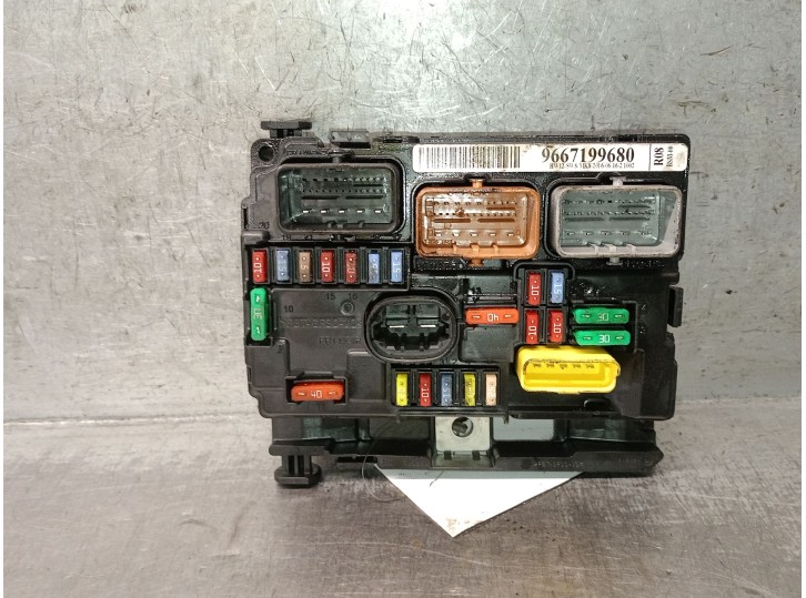 Recambio de caja reles / fusibles para citroën c3 ii (sc_) 1.6 bluehdi 100 referencia OEM IAM 9667199680 
