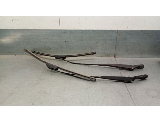 Recambio de brazo limpia delantero derecho para ford tourneo connect 1.8 tdci referencia OEM IAM 2T1417526AC 4448000 