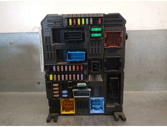 Recambio de caja reles / fusibles para opel mokka 1.2 (76) referencia OEM IAM 9832881080 