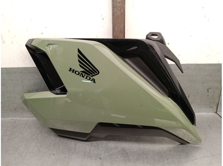 Recambio de embellecedor para honda nc nc 750 x dct (rh09) referencia OEM IAM 64151MKWD700 64151MKWD700 