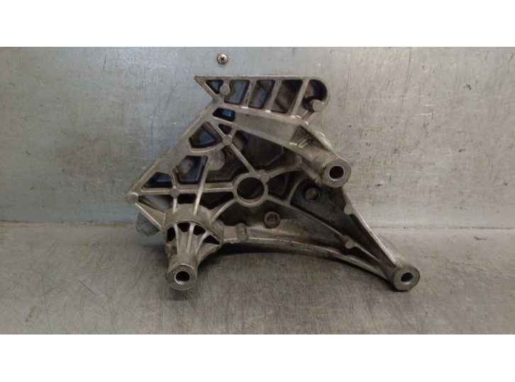 Replacement engine mount for Seat Toledo III (5p2) 2.0 TDI 16V OEM IAM reference 03G199207G 03G199207G 
