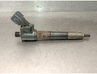 Recambio de inyector para volvo v90 ii station wagon (235) d5 awd referencia OEM IAM VEA132370010BAA 11T03830