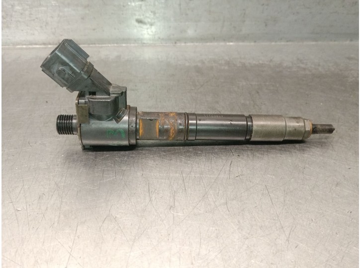 Recambio de inyector para volvo v90 ii station wagon (235) d5 awd referencia OEM IAM VEA132370010BAA 11T03830