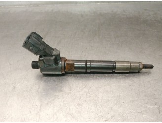 Recambio de inyector para volvo v90 ii station wagon (235) d5 awd referencia OEM IAM VEA132370010BAA 11T03830