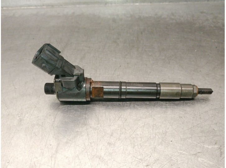 Recambio de inyector para volvo v90 ii station wagon (235) d5 awd referencia OEM IAM VEA132370010BAA 11T03830