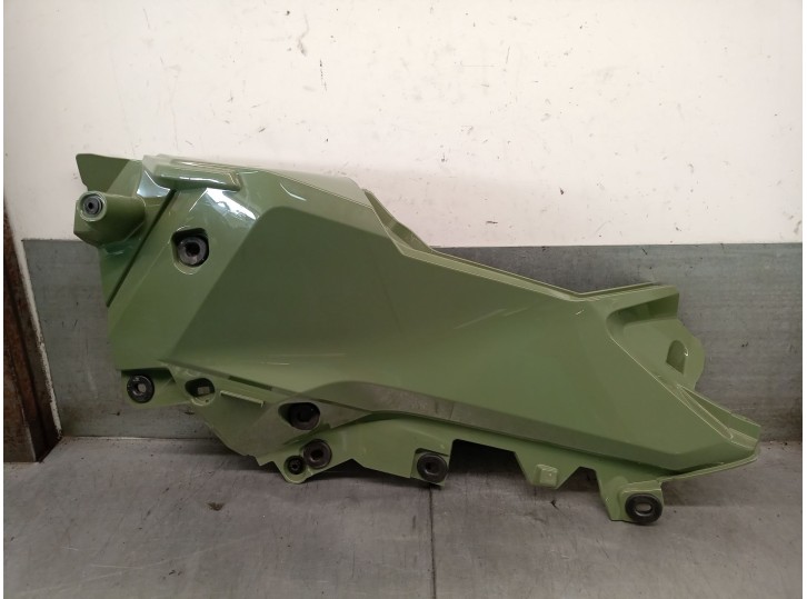 Recambio de embellecedor para honda nc nc 750 x dct (rh09) referencia OEM IAM 83621MKWDB00 83621MKWDB00 