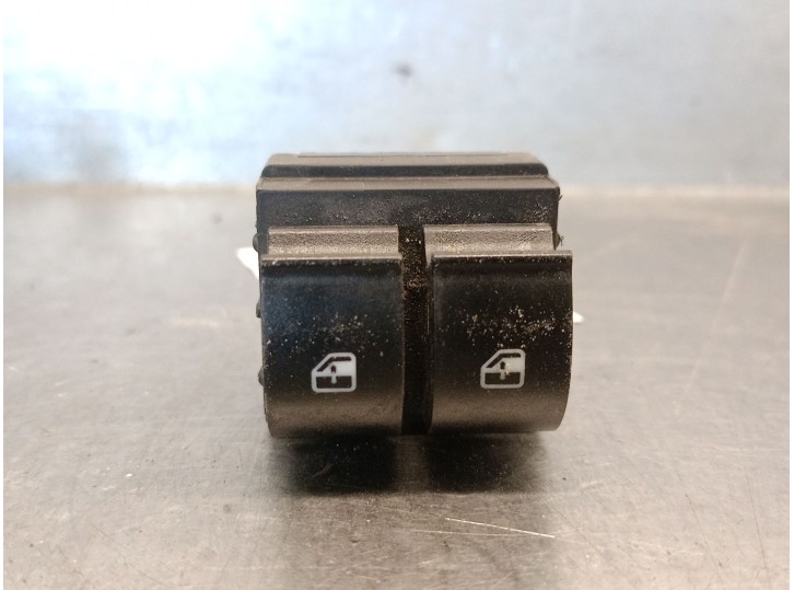 Recambio de mando elevalunas delantero izquierdo para fiat 500l (351_, 352_) 1.6 d multijet (199lyd1b) referencia OEM IAM 735555