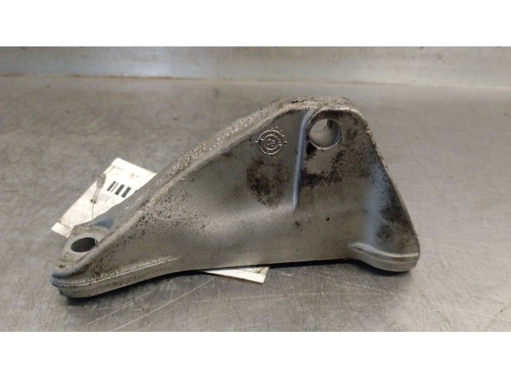 Recambio de soporte bomba inyeccion para bmw 1 (e81) 116 d referencia OEM IAM 13517804376 13517804376 