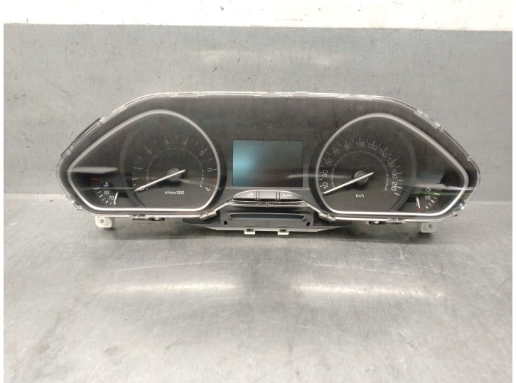 Second-hand instrument cluster for peugeot 208 i (ca_, cc_) 1.2 thp 110 OEM IAM reference 9822915380 9822633180