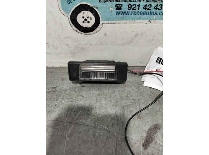 Second-hand license plate light replacement for Nissan Qashqai (J10) 1.5 Turbodiesel CAT OEM IAM reference 26510JD00A 26510JD00A