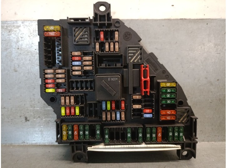 Replacement relay / fuse box for bmw 5 touring (f11) 535 d OEM IAM reference 923442301