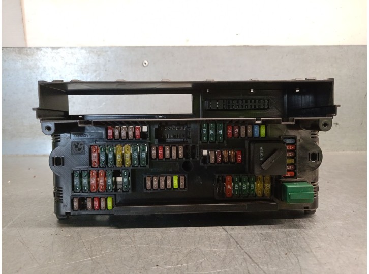 Replacement relay / fuse box for bmw 5 touring (f11) 535 d OEM IAM reference 9234421