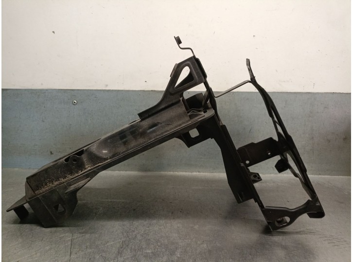 Second-hand right headlight bracket replacement for bmw 5 touring (f11) 535 d OEM IAM reference 51647200794 51647200794