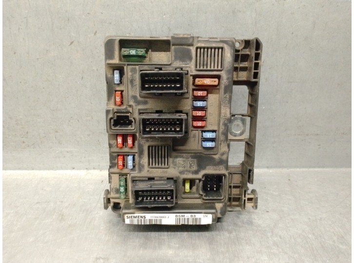 Second-hand relay / fuse box replacement for citroën c2 (jm_) 1.6 vts OEM IAM reference 9643498880 T118470003J