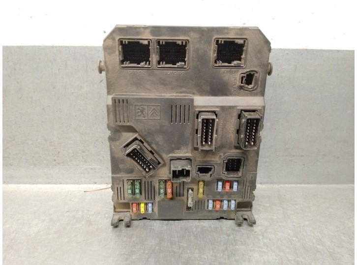 Second-hand relay / fuse box replacement for citroën c2 (jm_) 1.6 vts OEM IAM reference 9652474480 S118085200