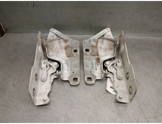 Second-hand bonnet hinge for jaguar xe (x760) 2.0 d OEM IAM reference GX7316800BA T2H12980