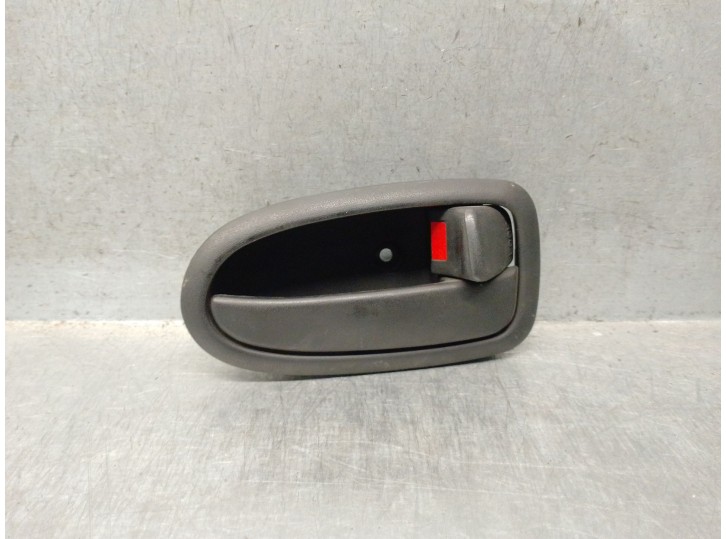 Second-hand rear right interior door handle for hyundai matrix (fc) 1.5 crdi vgt OEM IAM reference 8262017010 8262017010