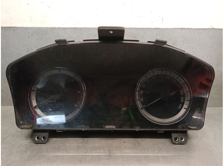 Second-hand instrument cluster for ssangyong rexton (y400, y450) 2.2 xdi 4-wheel drive (poe) OEM IAM reference 8022036010