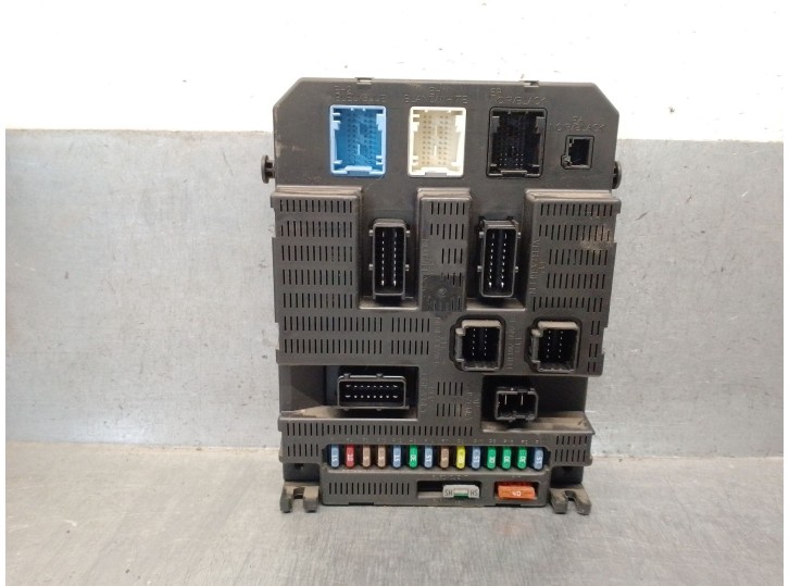 Second-hand relay / fuse box replacement part for citroën c4 coupé (la_) 1.6 hdi OEM IAM reference 9663576480