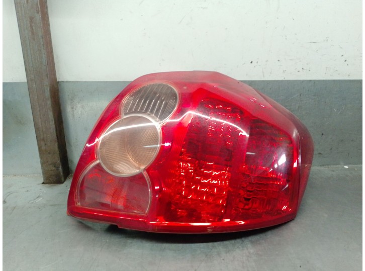 Second-hand right rear light replacement part for toyota auris (_e15_) 2.2 d (ade157_, ade151_) OEM IAM reference 8155102380 815