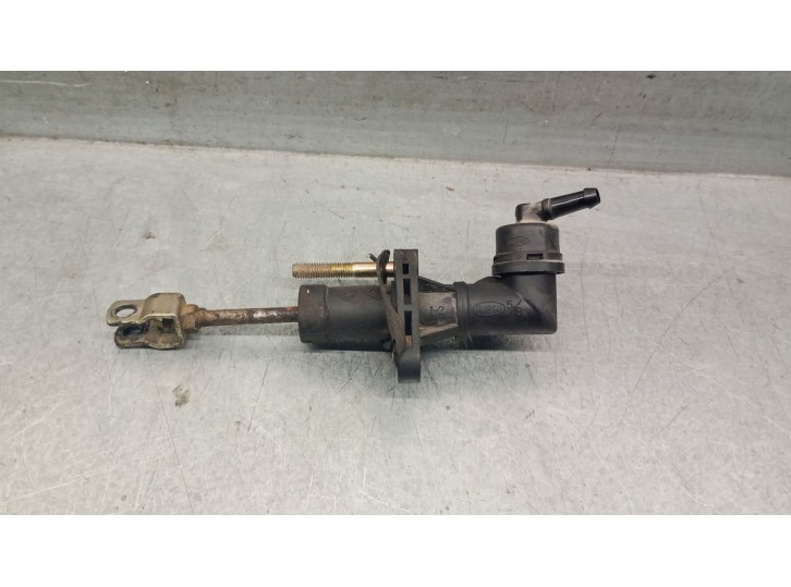 Second-hand clutch slave cylinder replacement for kia carnival ii (gq) 2.9 crdi OEM IAM reference J3